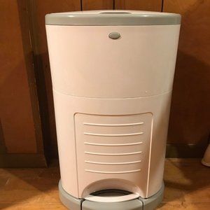 Dekor Plus Diaper Pail - Cloth Diaper Friendly